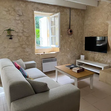 펜션 Charming Stone House Near Saint-emilion