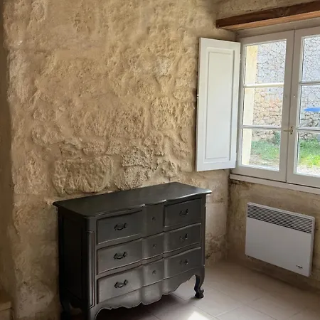 Charming Stone House Near Saint-emilion Lugaignac