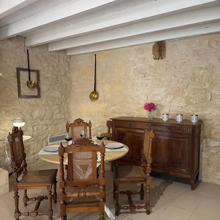 Charming Stone House Near Saint-emilion Lugaignac