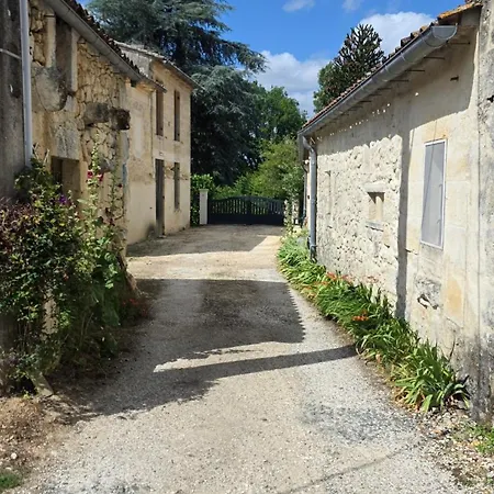 Charming Stone House Near Saint-emilion Ferienhaus Lugaignac