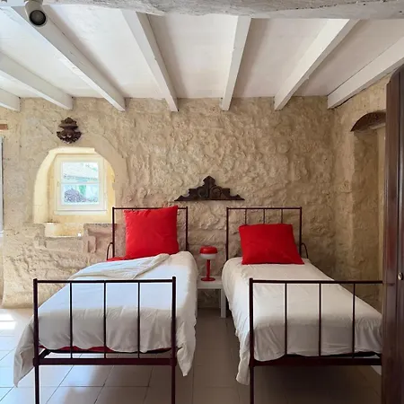 펜션 Charming Stone House Near Saint-emilion Lugaignac